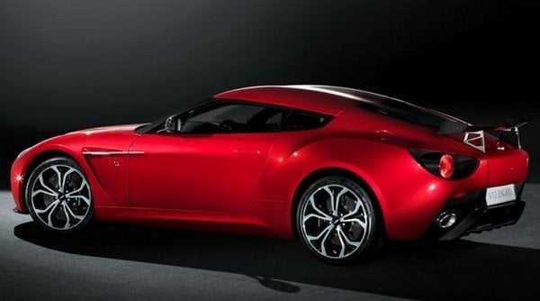 2011-03-aston-martin-vantage-v12-zagato-2.jpg