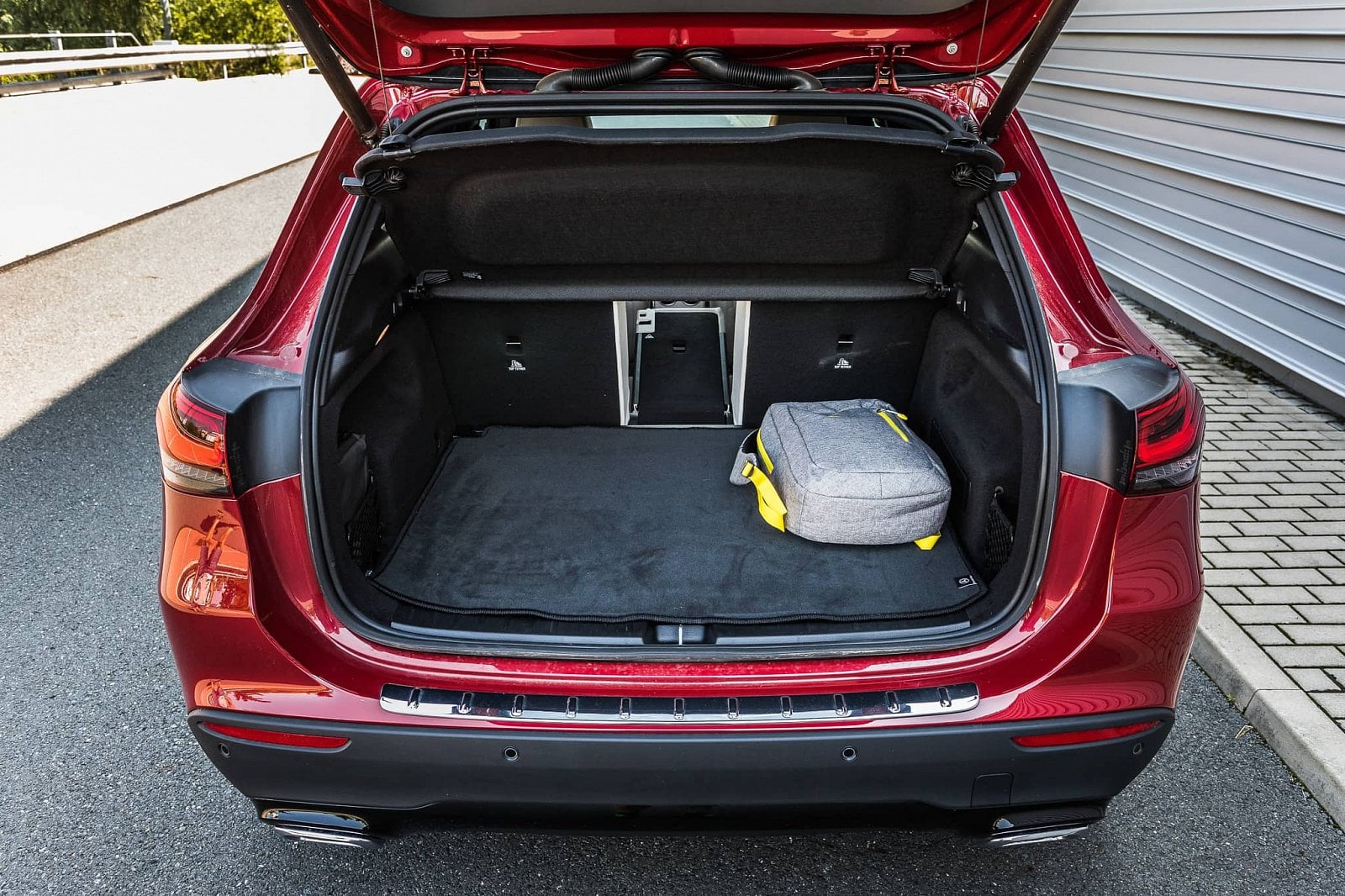 2020-10-mercedes-benz-gla-14.jpg