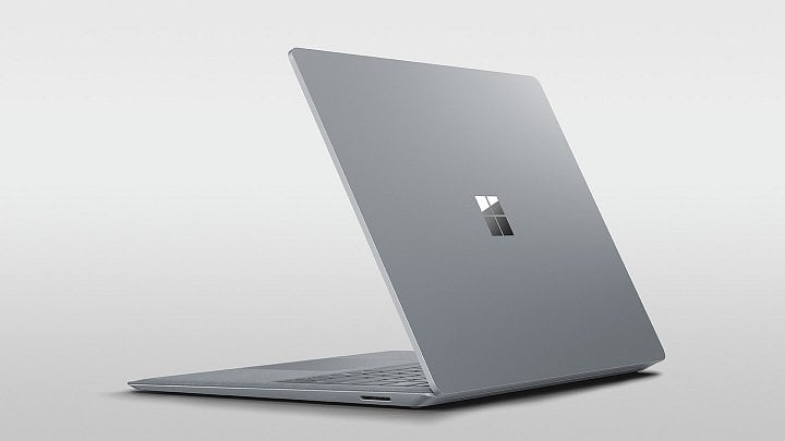 Surface Laptop pohání Windows 10 S. A v něm spustíte jen Edge