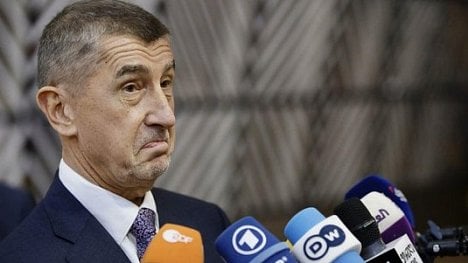 Náhledový obrázek - Penze porostou nezávisle na ekonomické situaci, slíbil Babiš. Slevy na jízdném zůstanou