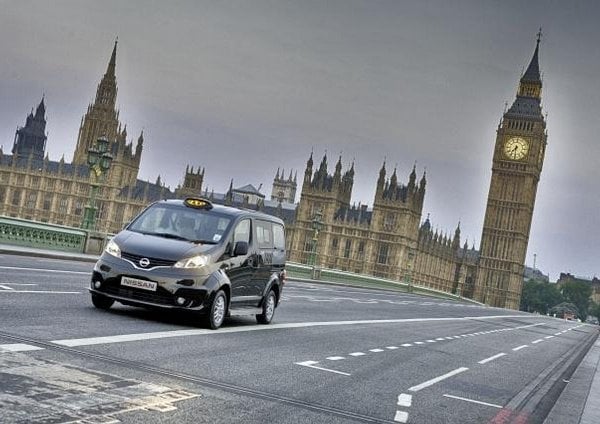 2017-07-londc3bdnskc3a9-taxy-nissan-nv200-1.jpg