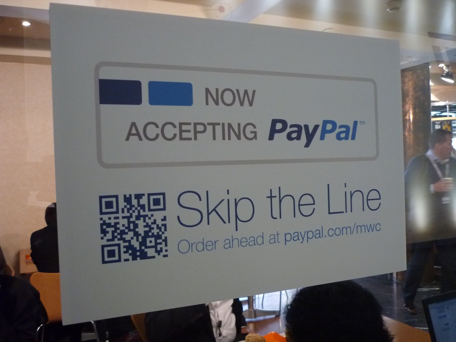 Při platbě přes PayPal jste mohli přeskočit všudypřítomnou frontu.
