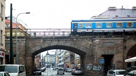 Náhledový obrázek - Oprava Negrelliho viaduktu se zdrží. Musí se zbourat 14 kleneb