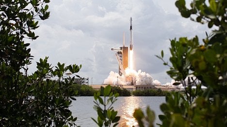 Náhledový obrázek - Muskova raketa předčila i raketoplány. Astronauti se během celého startu smáli a povídali si