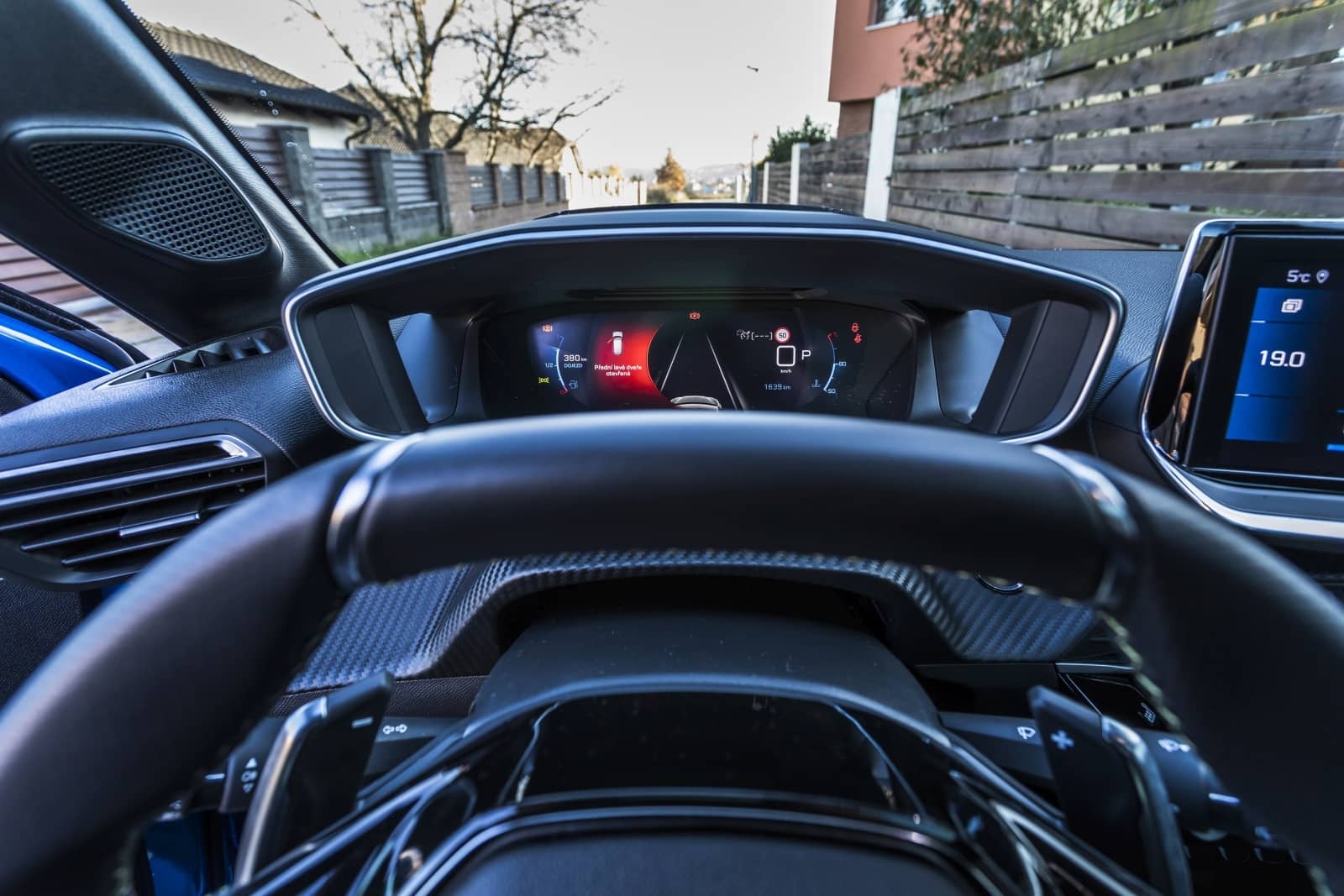 2020-01-Peugeot208050.jpg