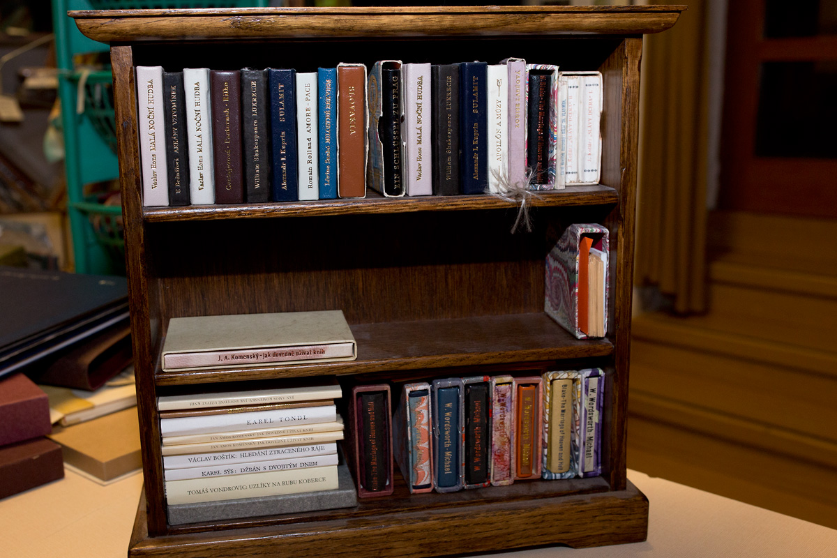 Navštívili jsme největší knihařskou dílnu v Praze