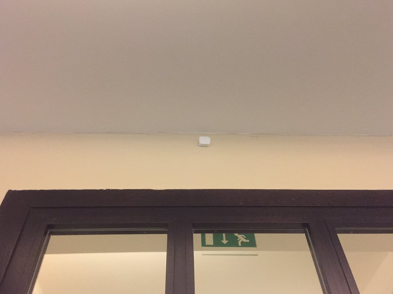 Škodův palác a Smart City: Navigace pomocí beaconů a mobilu