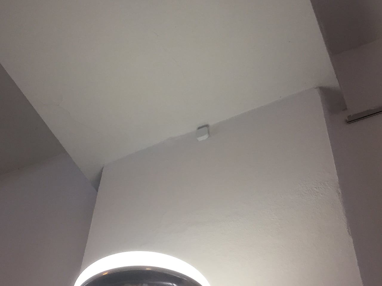 Škodův palác a Smart City: Navigace pomocí beaconů a mobilu