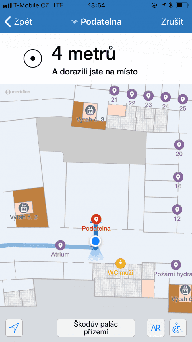 Škodův palác a Smart City: Navigace pomocí beaconů a mobilu