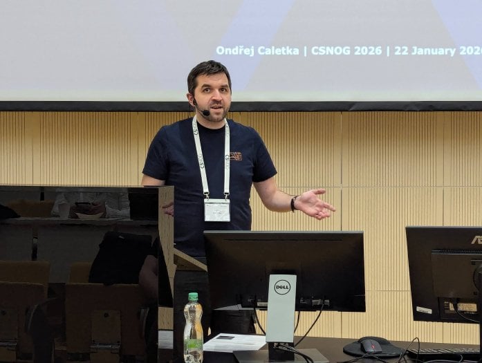 Autor: Petr Krčmář, Root.cz CSNOG 2026