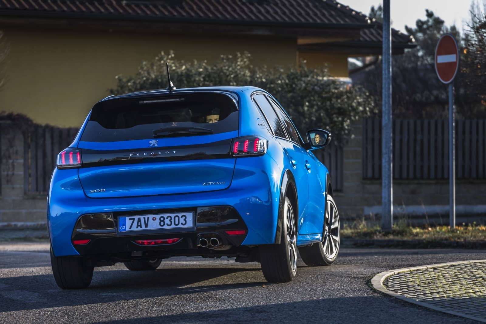 2020-01-Peugeot208024.jpg