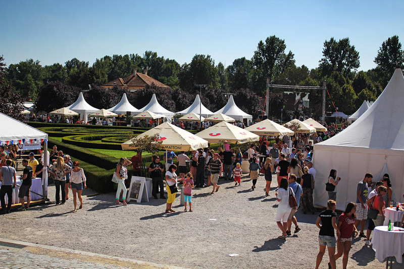 Festival jídla a pití v zahradách Trojského zámku
