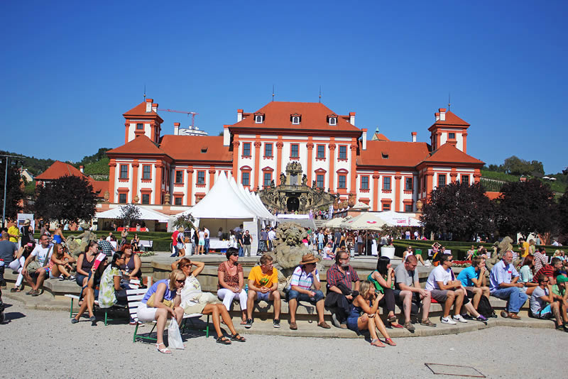 Festival jídla a pití v zahradách Trojského zámku