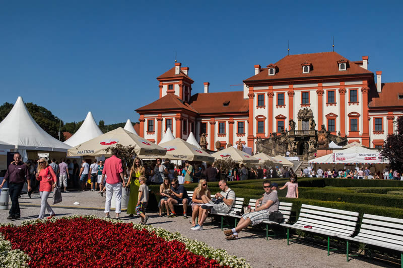 Festival jídla a pití v zahradách Trojského zámku