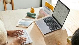 Práce, zaměstnanci