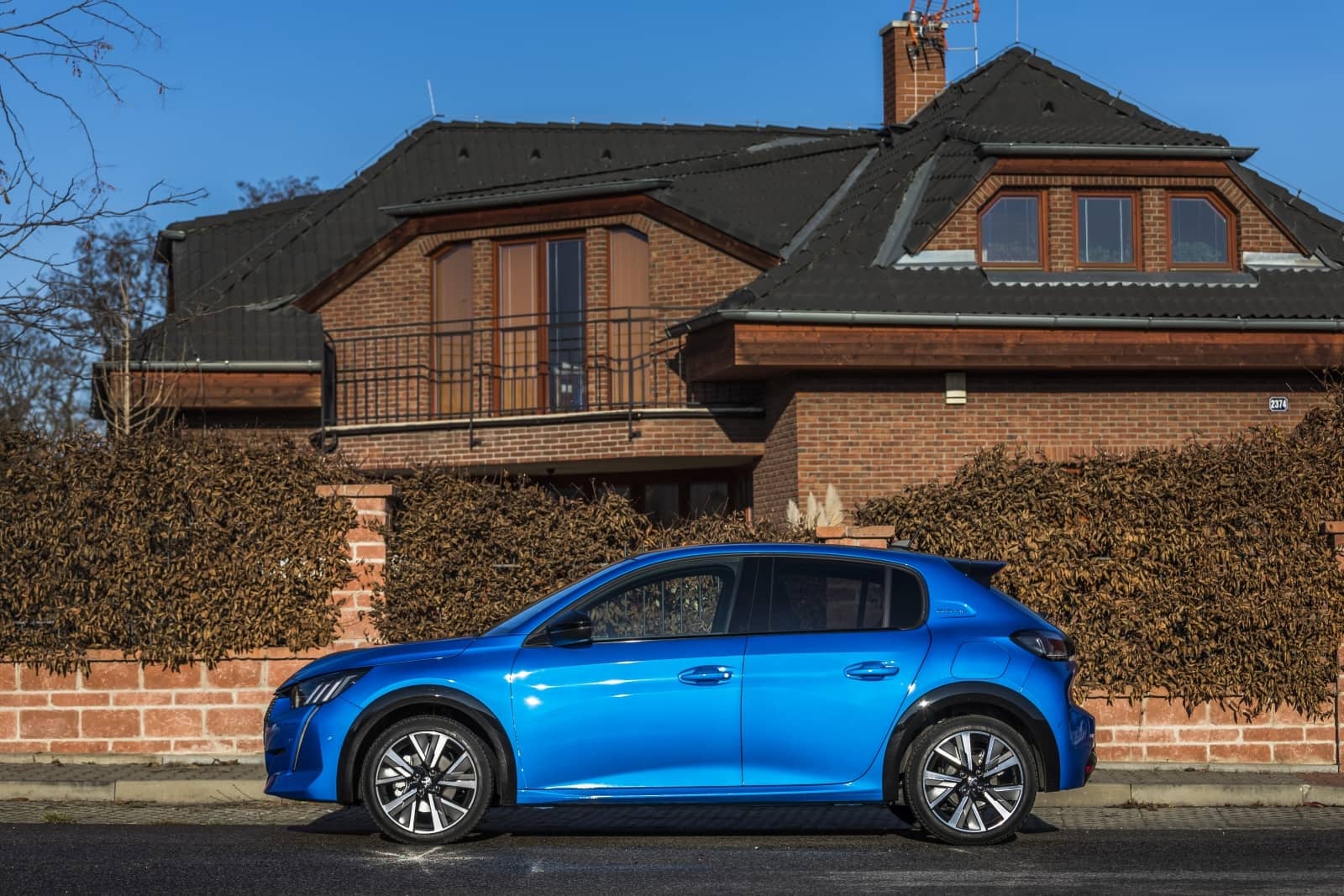 2020-01-Peugeot208029.jpg