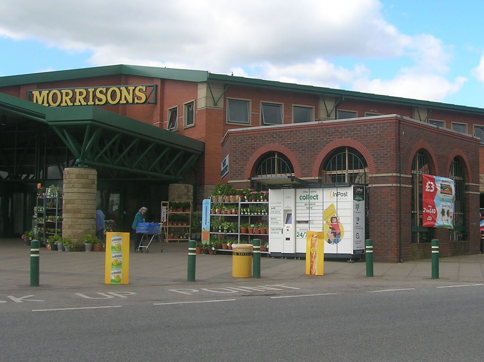 Například i ve Velké Británii. Na snímku poštomat u britského supermarketu Morrisons.