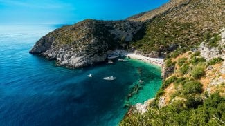 Albánie, kraj Vlora, záliv Grama.