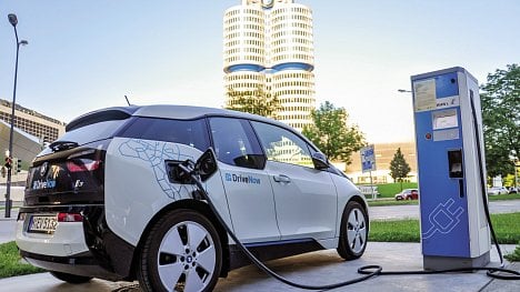 Náhledový obrázek - Hlad po zelené elektřině roste v Německu příliš rychle. Výstavba elektráren zaostává