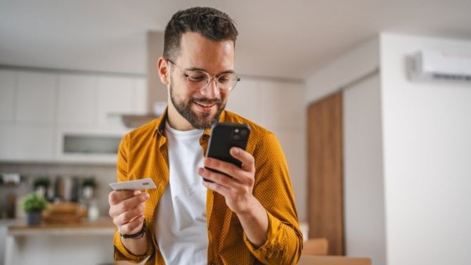 Češi si on-line nákupy zamilovali. A utrácejí čím dál víc