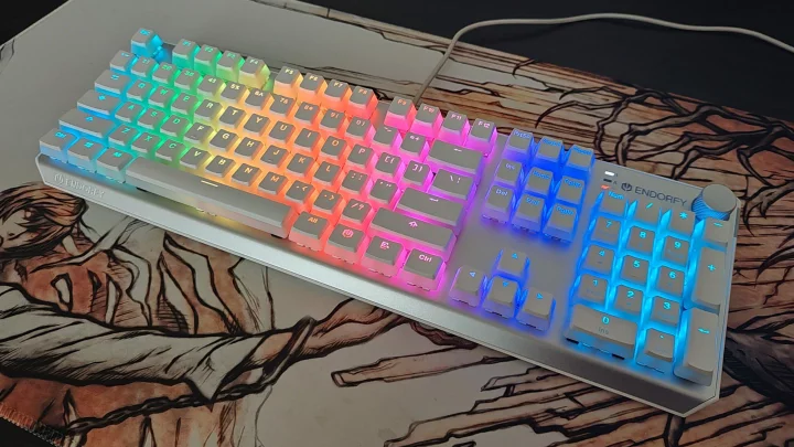 Další z RGB režimů klávesnice