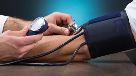 Sedm set tisíc lidí neví, že mají vysoký tlak. Neléčená hypertenze zkracuje život o dlouhé roky