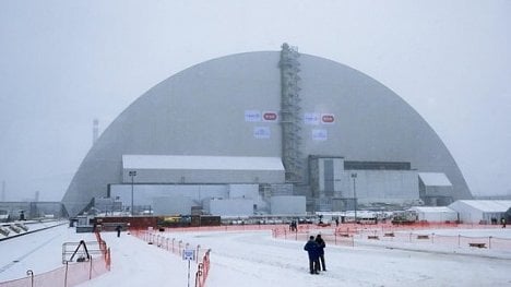 Náhledový obrázek - Černobyl dostal nový kryt za 40 miliard. Před radiací bude chránit 100 let