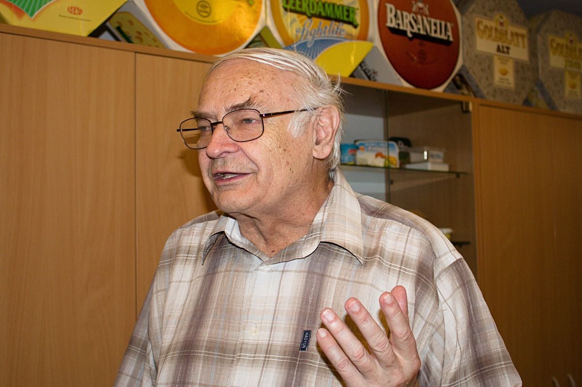 Rytíř Řádu camembertu má sbírku zapomenutých sýrů