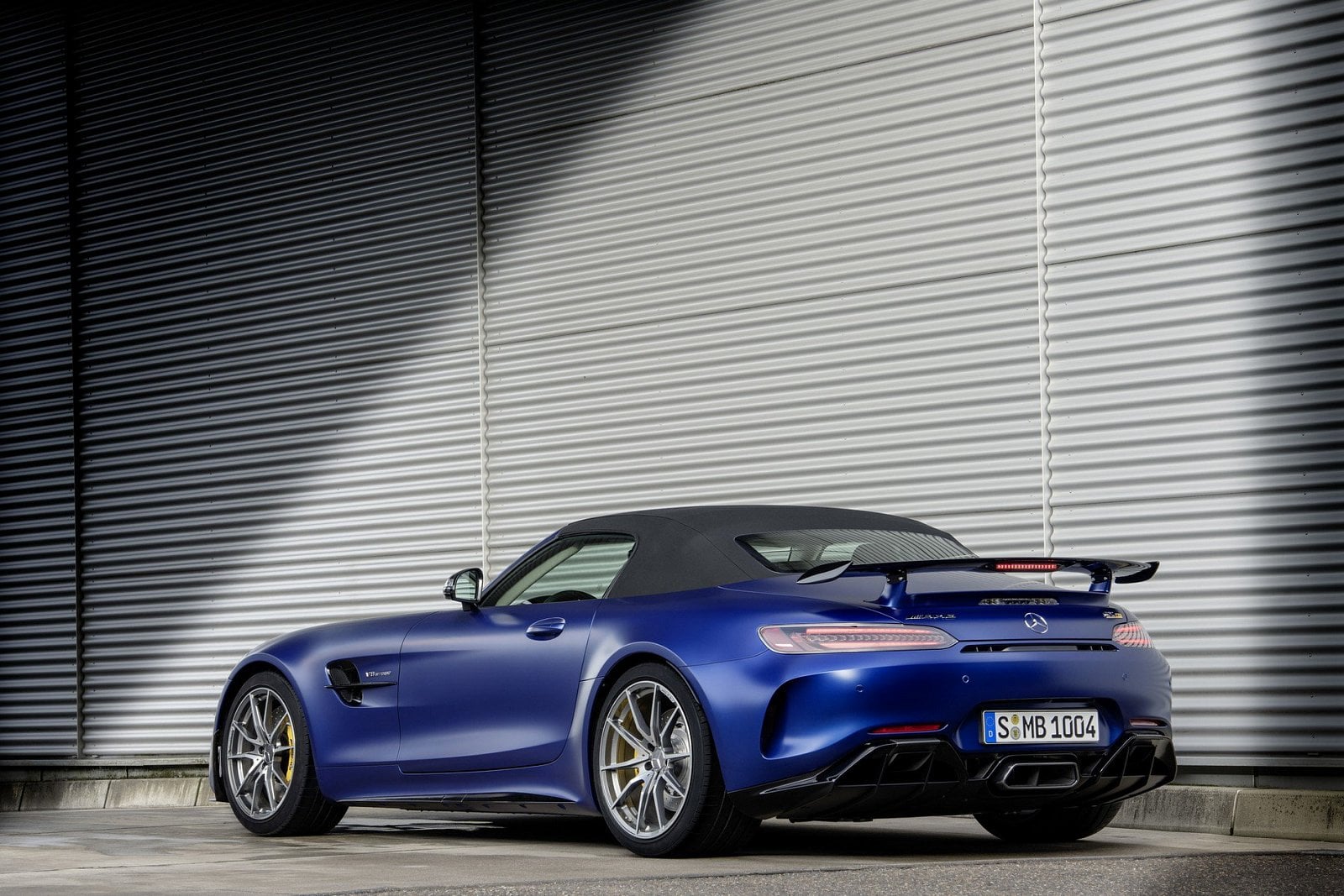 2019-03-Mercedes-AMG-GT-R-Roadster_07.jpg