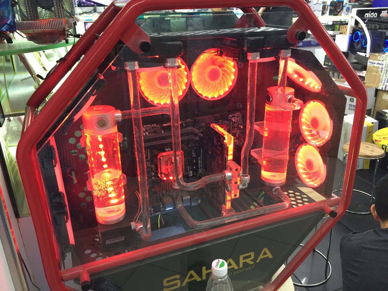 Huaqiangbei, Šen-čen: Největší tržiště s elektronikou na světě