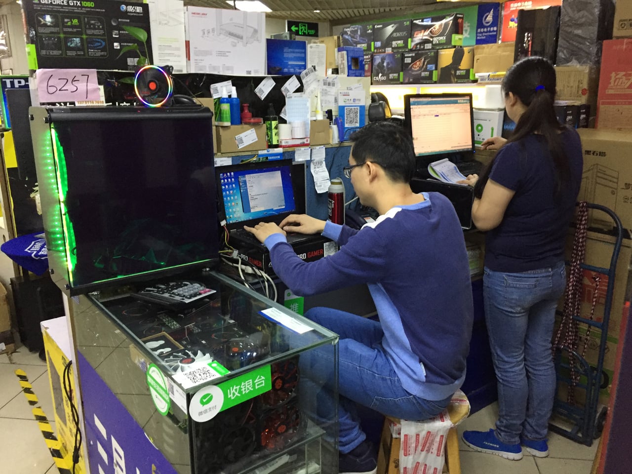 Huaqiangbei, Šen-čen: Největší tržiště s elektronikou na světě