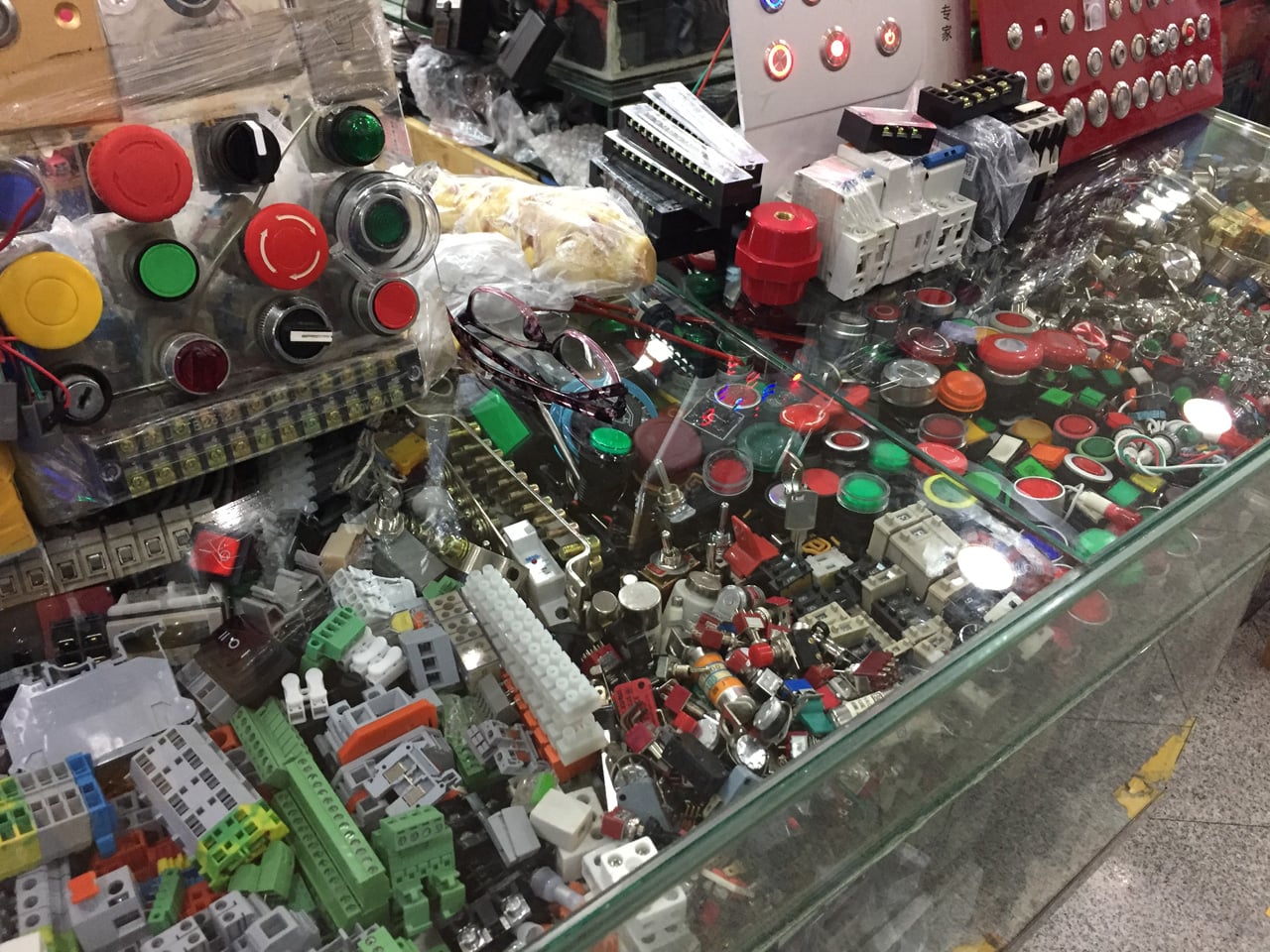 Huaqiangbei, Šen-čen: Největší tržiště s elektronikou na světě