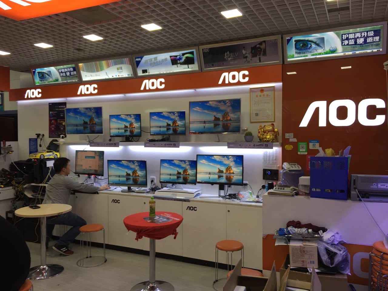 Huaqiangbei, Šen-čen: Největší tržiště s elektronikou na světě