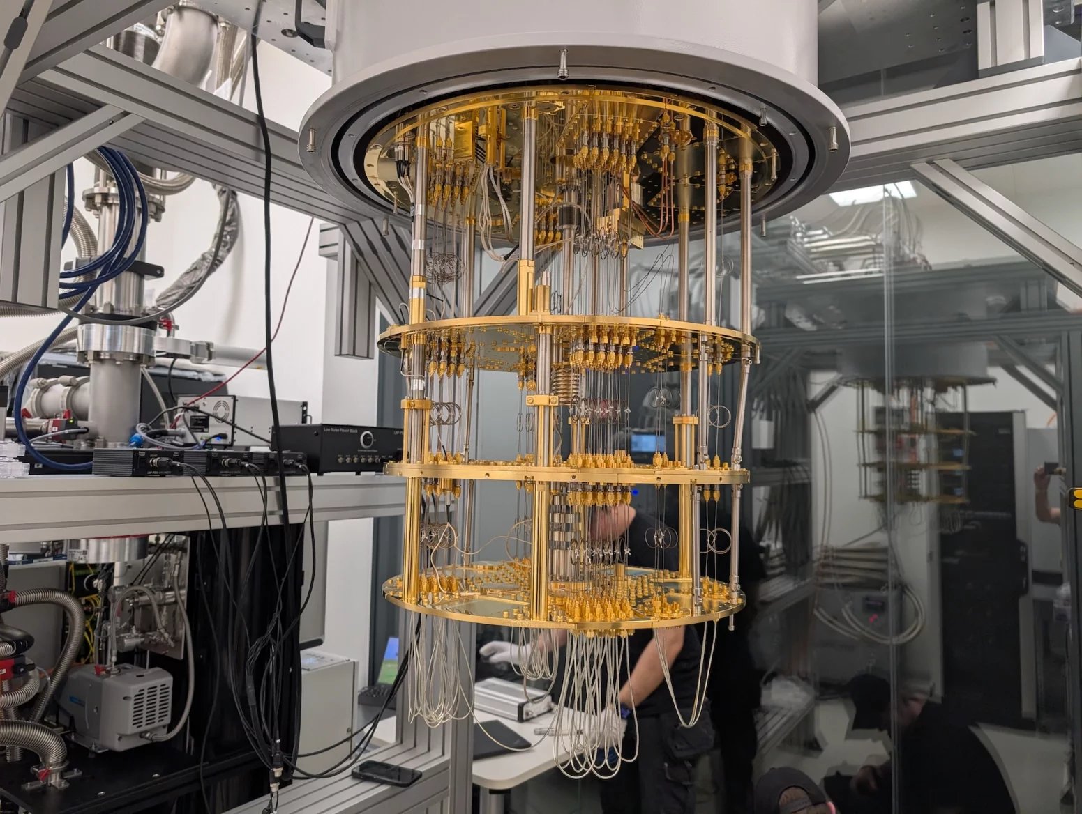 VLQ: První kvantový počítač v Česku (IQM na IT4Innovations)