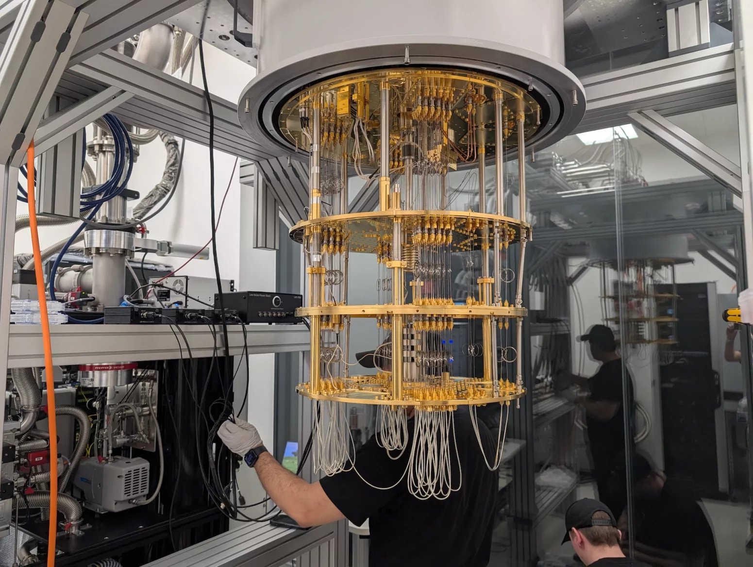 VLQ: První kvantový počítač v Česku (IQM na IT4Innovations)