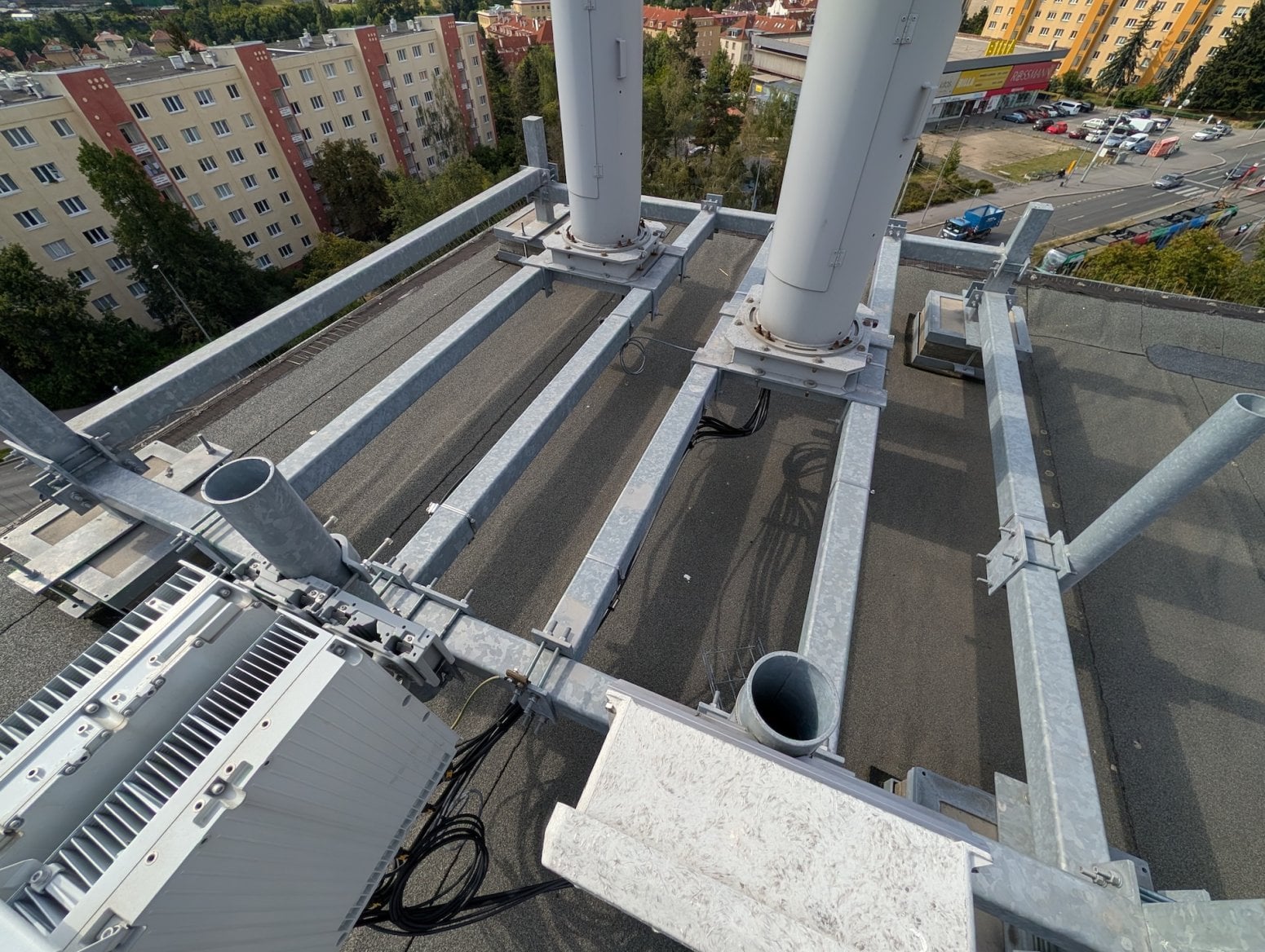 Mobilní 5G vysílač T-Mobilu na ulici Syrská v Praze