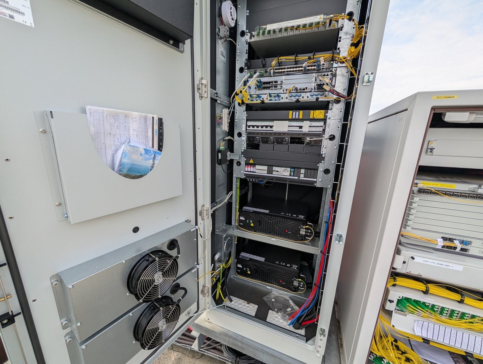 Mobilní 5G vysílač T-Mobilu na ulici Syrská v Praze