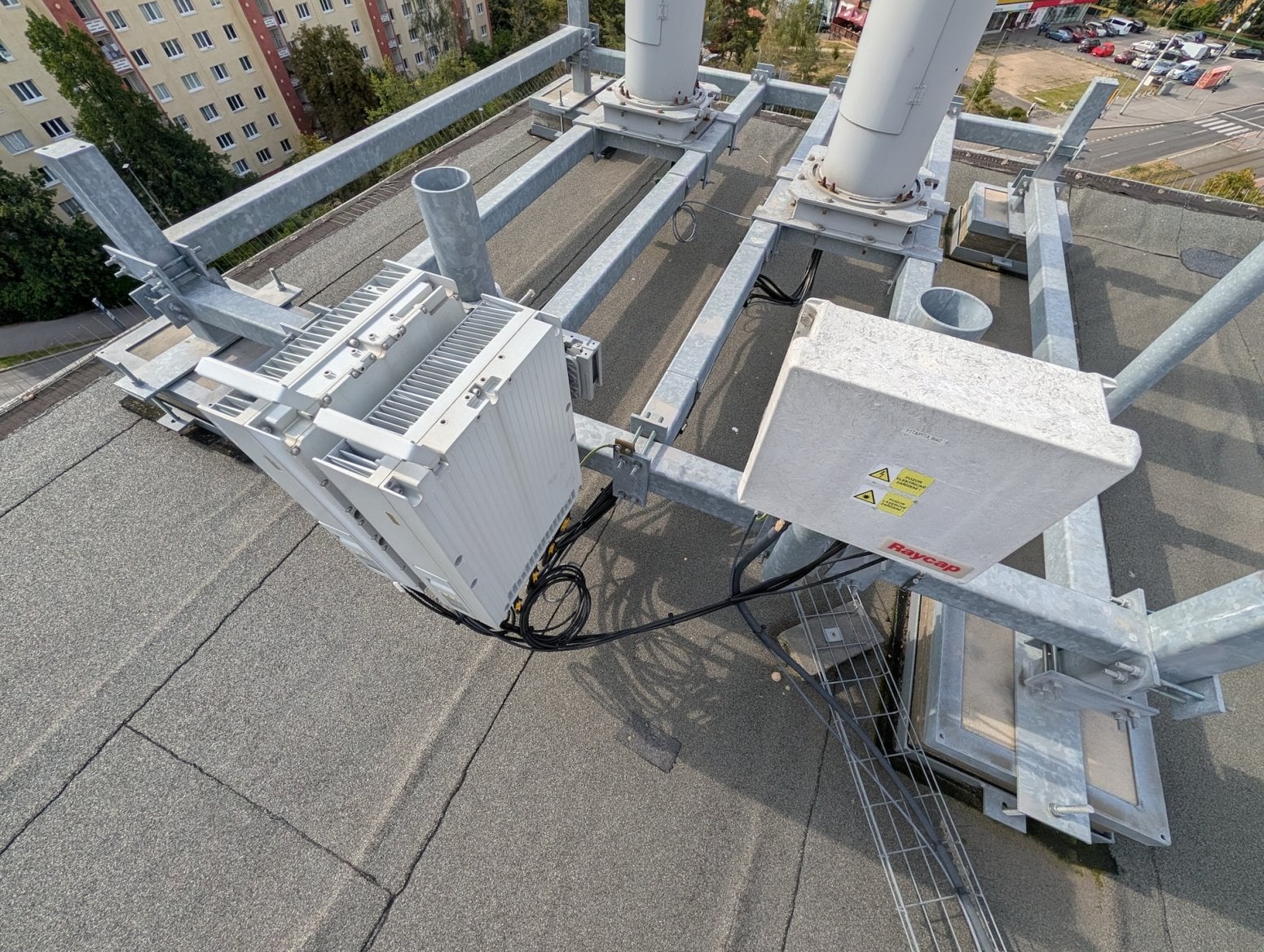 Mobilní 5G vysílač T-Mobilu na ulici Syrská v Praze