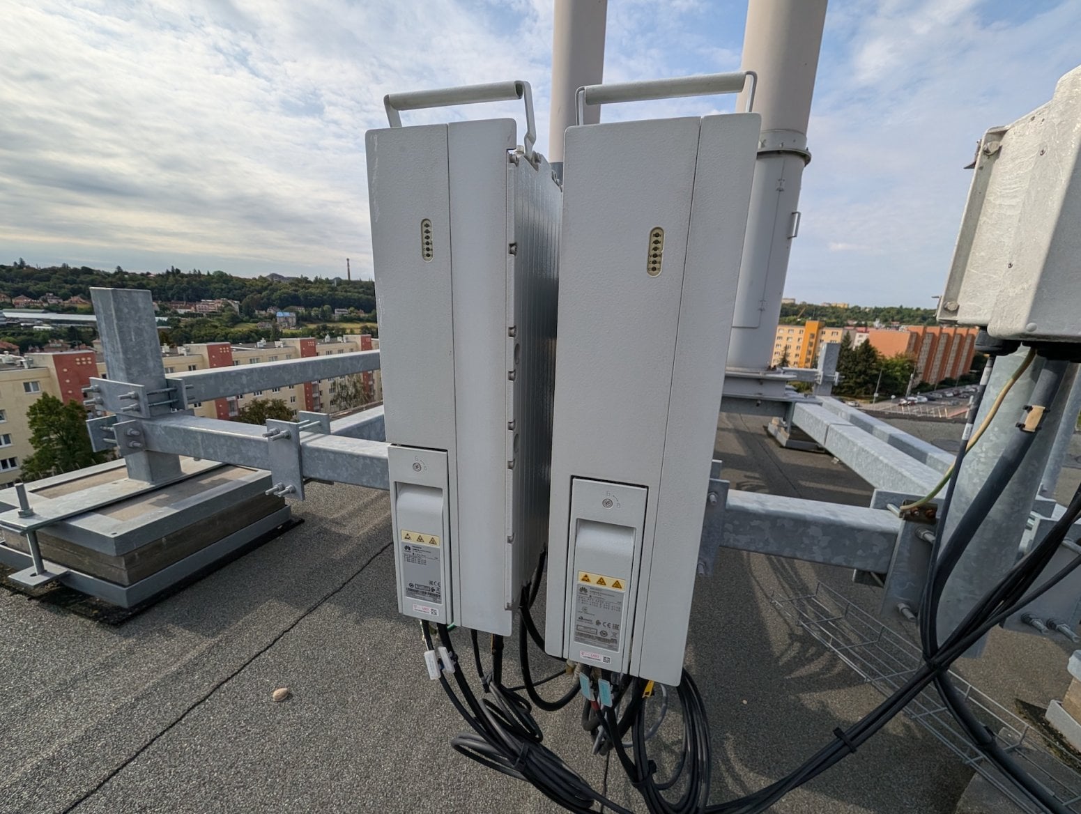 Mobilní 5G vysílač T-Mobilu na ulici Syrská v Praze