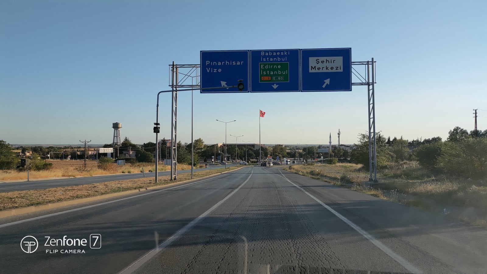 Turecké okresní silnice v regionu Edirne. (13. 09. 2025)