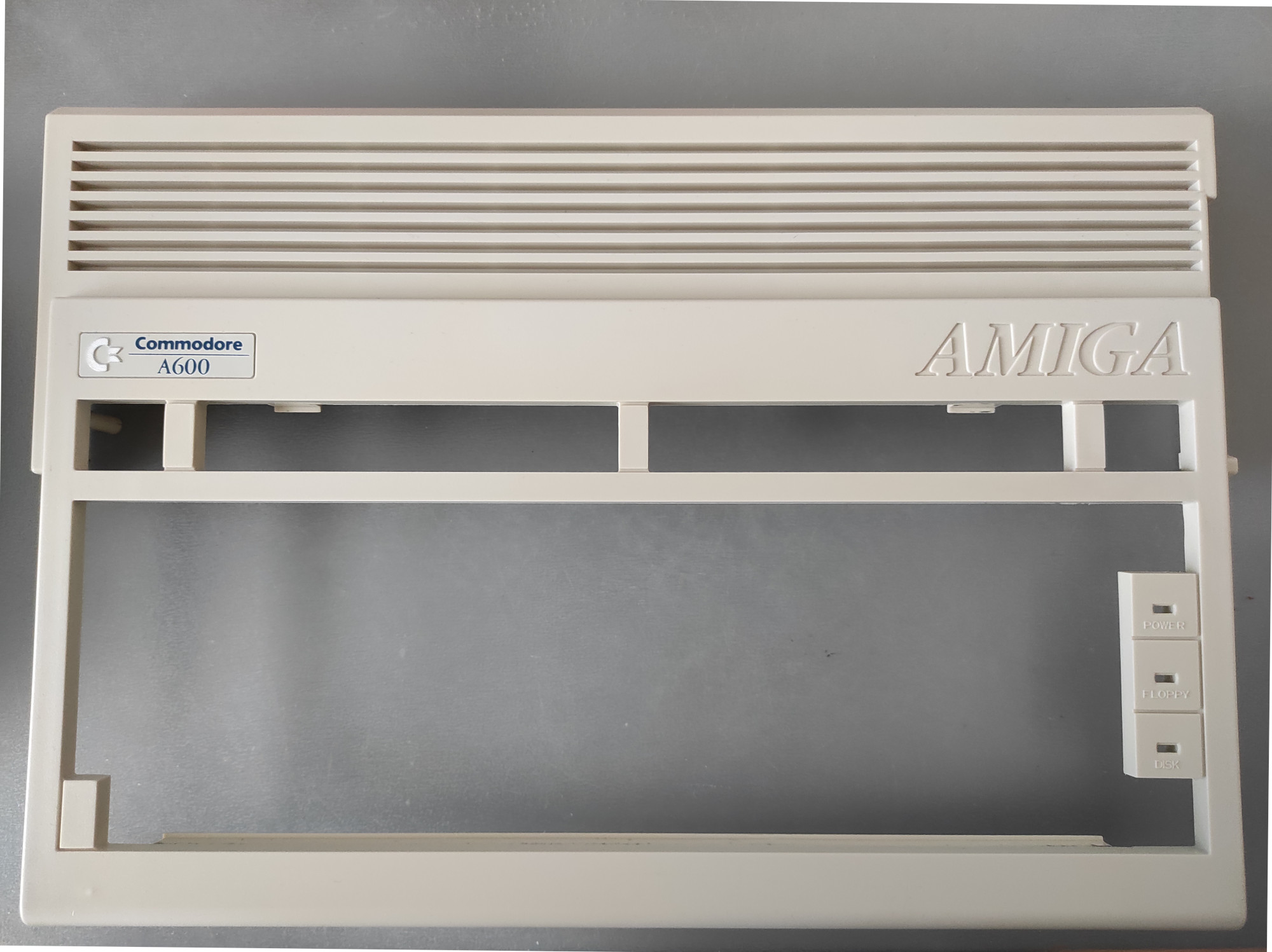 Pohled na samotný vrchní kryt po vyčistění.