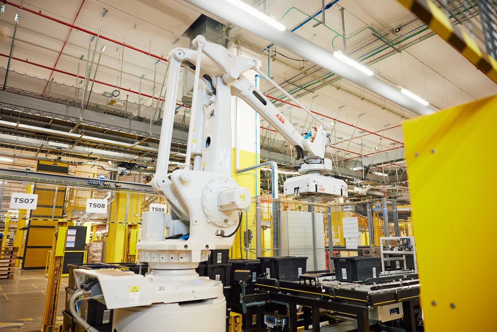 Amazon Robotic Tote Palletiser