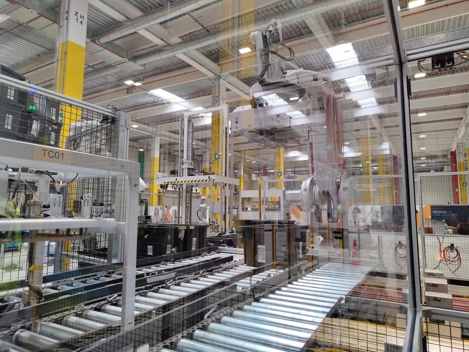 Amazon Robotic Tote Palletiser
