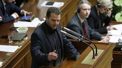 Náhledový obrázek - Morálka politiků se má hodnotit přísněji, míní polovina Čechů