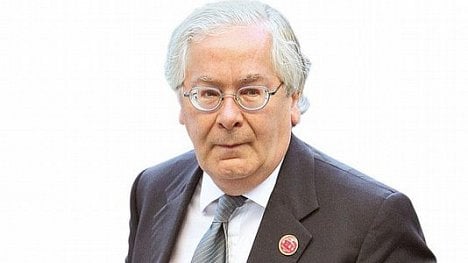 Náhledový obrázek - Mervyn King dal anglické centrální bance sílu a moc