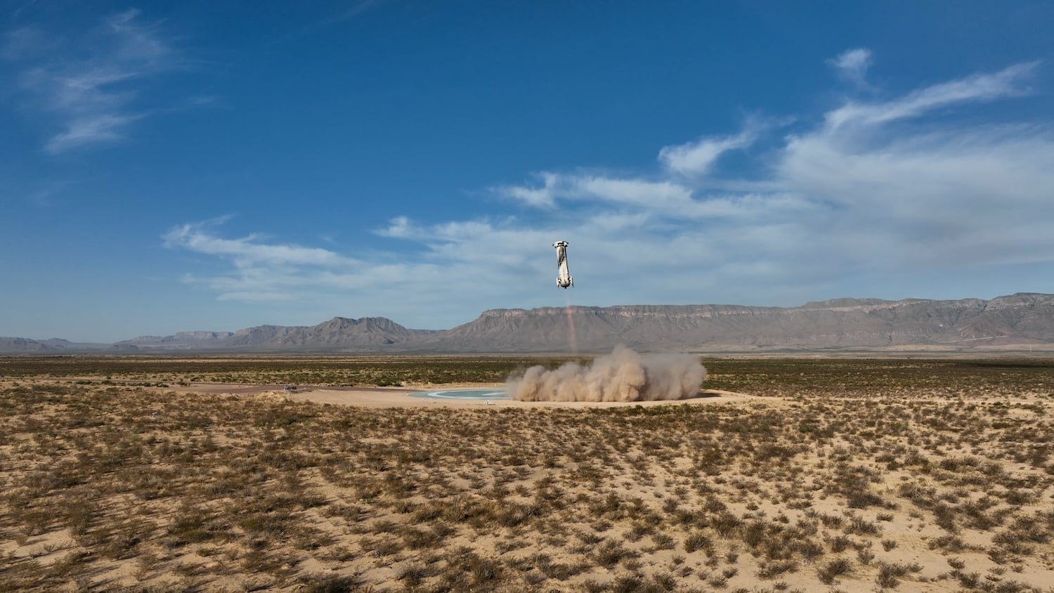 2022-06-NS21_L-0_BoosterLanding_01.jpg