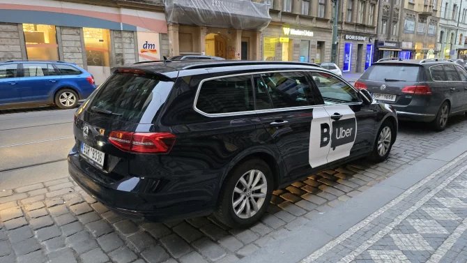 Bolt, taxi, Uber