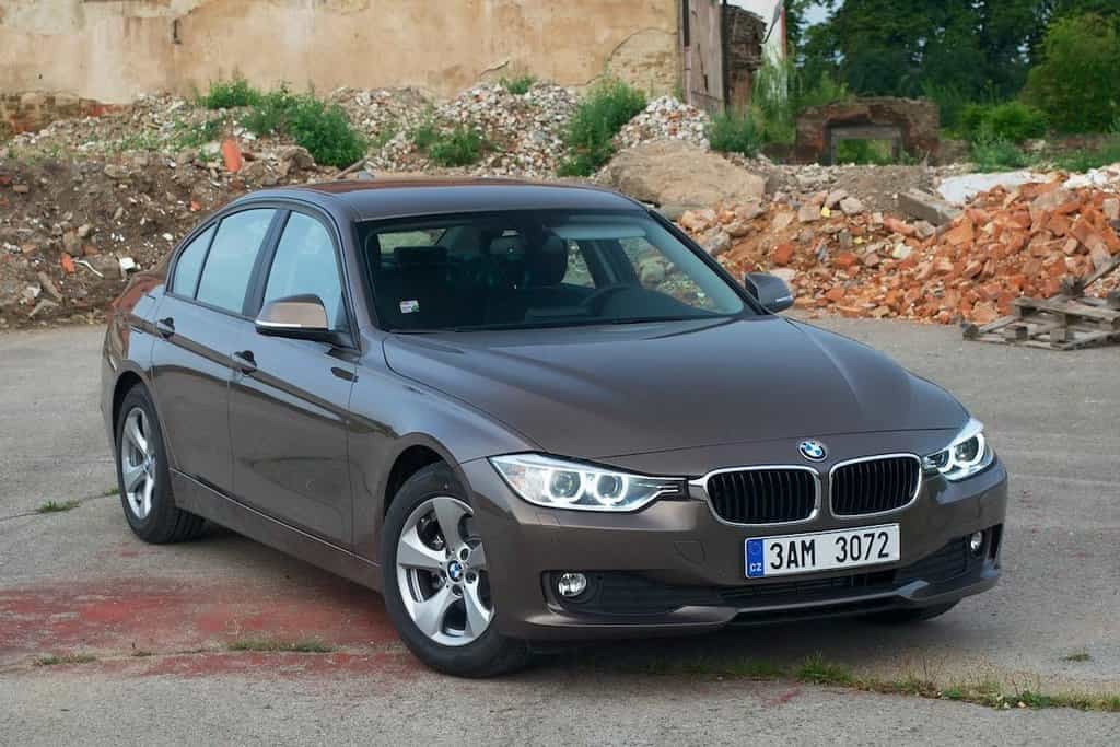 2011-10-bmw-320i-efficient-dynamics.jpg