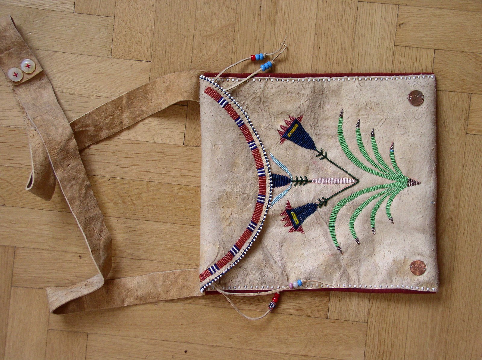 Mirek Beneš šije indiánská týpí a patchworkové textilní doplňky