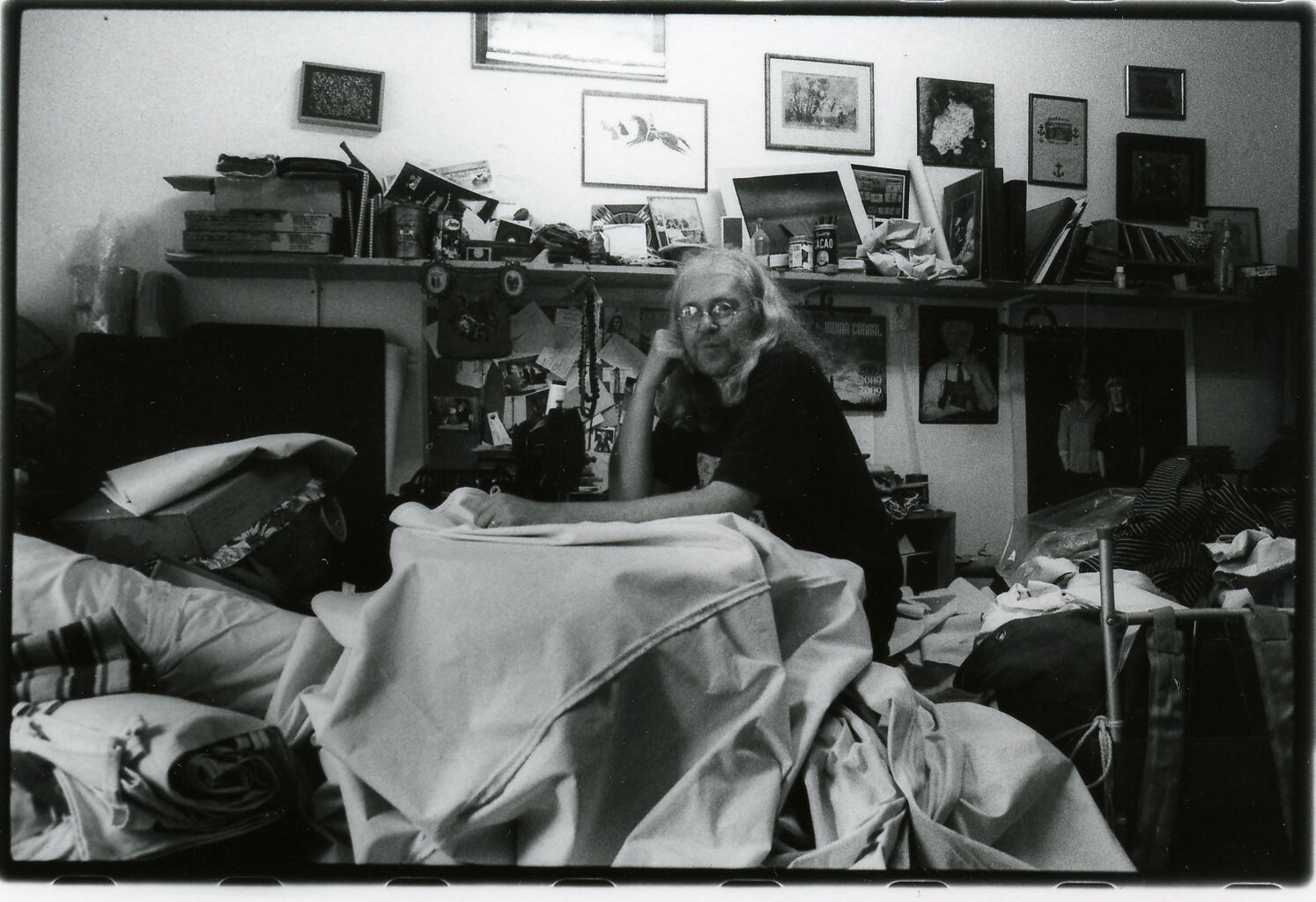 Mirek Beneš šije indiánská týpí a patchworkové textilní doplňky